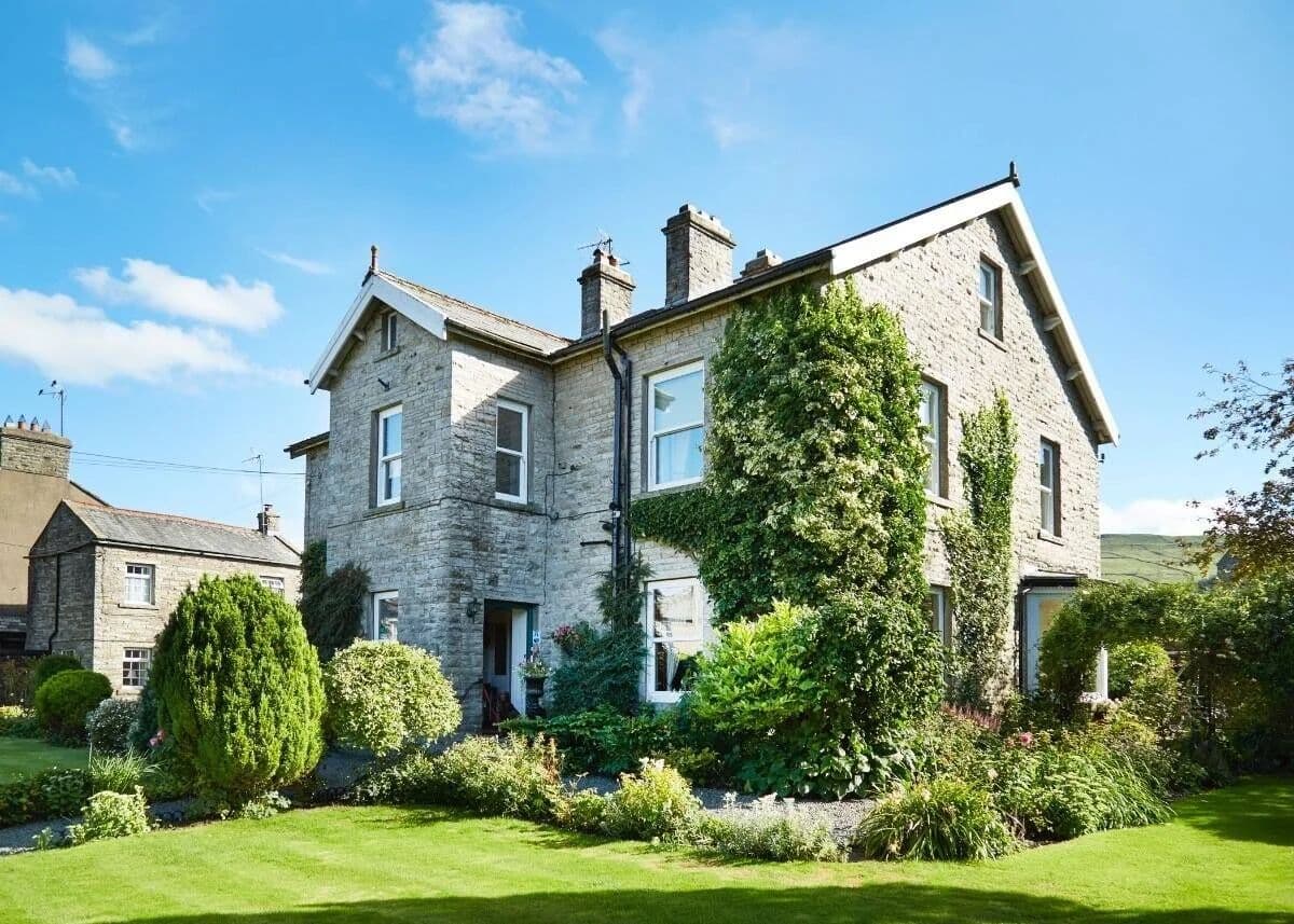 Immaculate Luxury B&B in Hawes with Stunning Views and Strong Bookings photo 1
